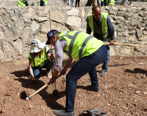 The Korea International Cooperation Agency (KOICA) Jordan Office conducted a planting activity in cooperation with the Ministry of Youth and Ministry of Agriculture on October 6 (Photo courtesy of KOICA)